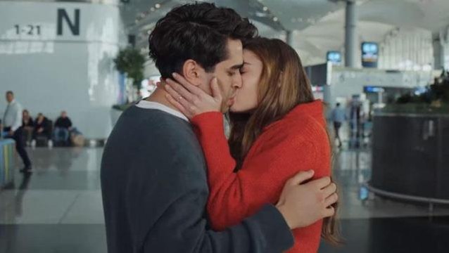 Yalı Çapkını'na damga vuran öpüşme sahnesi! Dizi kendi reyting rekorunu kırdı