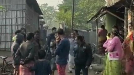 বাঁশ ঝাড় থেকে উদ্ধার ব্যক্তির ঝুলন্ত মৃতদেহ !চাঞ্চল্য এলাকায়