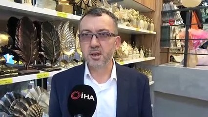 Mağaza açılışında izdiham oluştu, eşyalar kırıldı