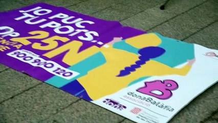 Minuto de silencio en recuerdo de la mujer asesinada en Lleida / EFE