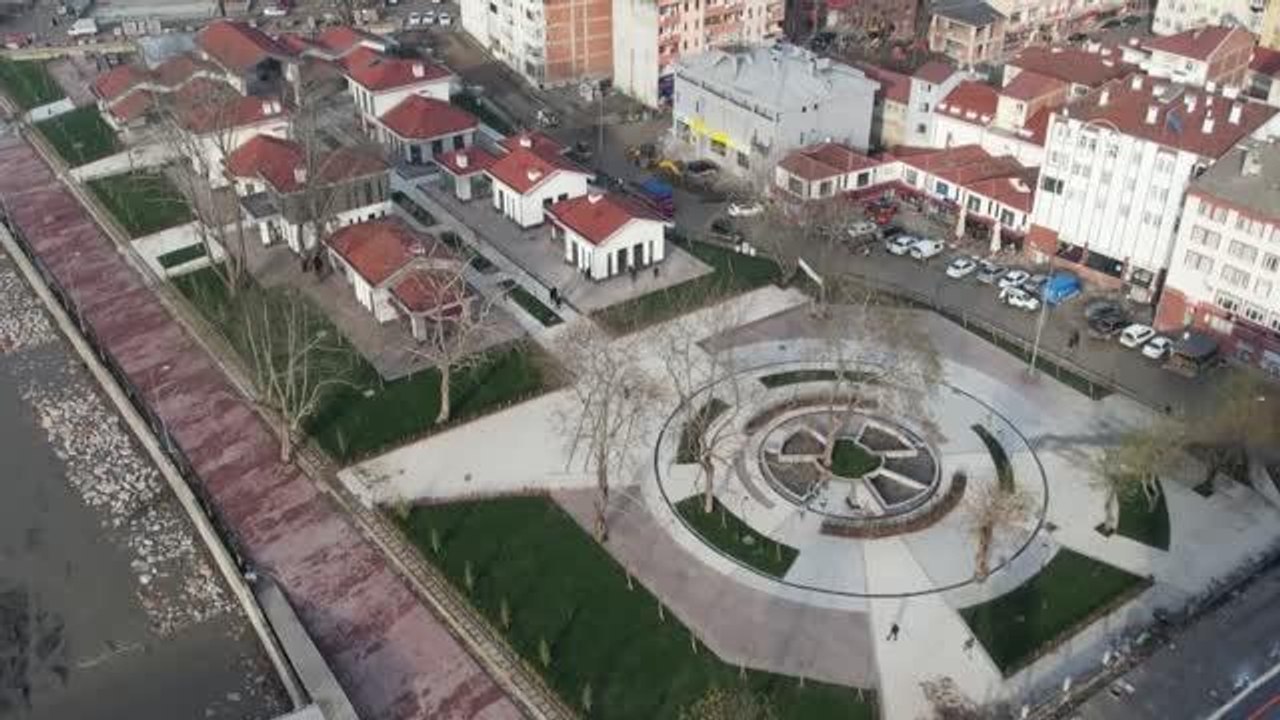 KASTAMONU - Bozkurt'ta selden zarar gören 10 esnafa yeni dükkanları verildi