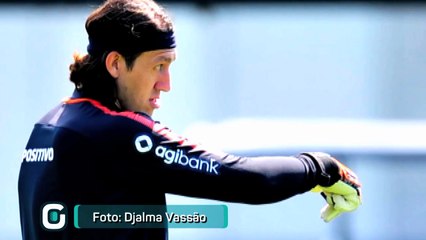 Cássio sai antes do treino mas não deve ser desfalque do Corinthians