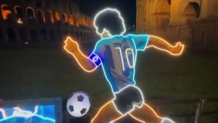 A Roma opera d'arte al neon in omaggio a Maradona