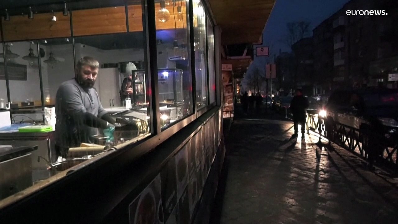 Nach massiven Angriffen: Selenskyj verspottet Moskauer 'Raketen-Anbeter'