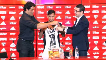 Everton Felipe é apresentado no São Paulo