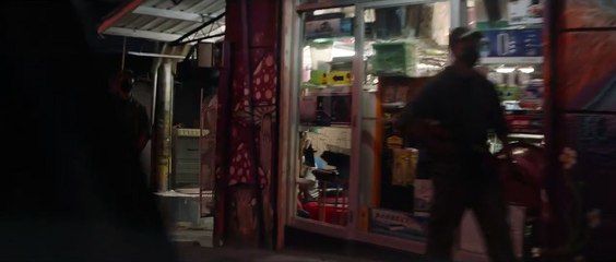 Des étoiles à midi Bande-annonce (TR)