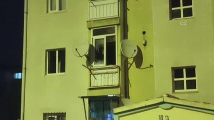 Pendik'te madde bağımlısı olduğu öne sürülen kişi evini ateşe verdi