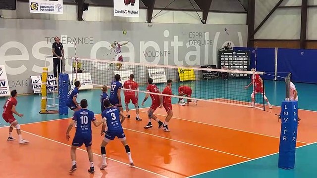 Images maritima: deux beaux points et la balle de match de Martigues Volley Lyon