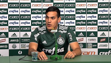 Veja como foi a entrevista coletiva com o zagueiro Gustavo Gómez