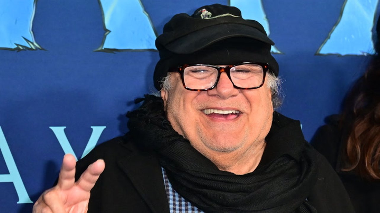 Danny DeVito über seine Größe: „Ich war immer ein bisschen schüchtern deswegen“