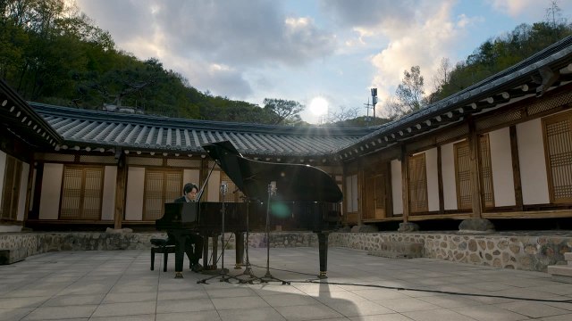 거리두기 없는 3년 만의 크리스마스 콘서트 / YTN