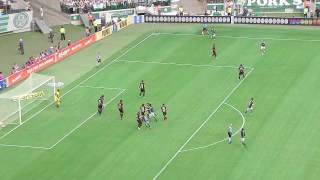 Veja o gol de Edu Dracena para o Palmeiras contra o Vitória