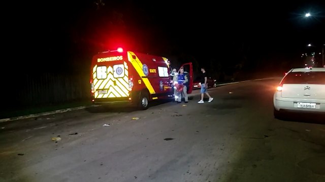 Motociclista é levado ao HUOP ao se envolver em acidente de trânsito na rotatória do Parque Vitória