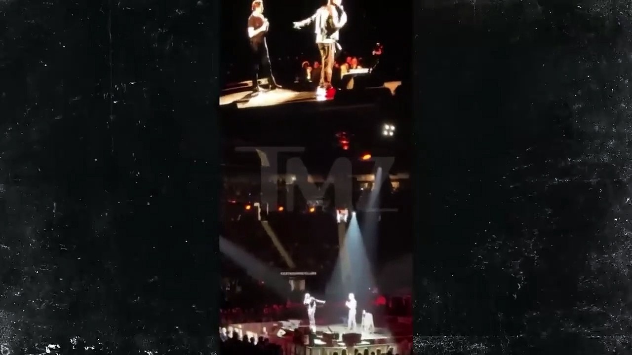 Elon Musk Booed During Dave Chappelle's S.F. Comedy Show