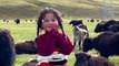 Bé gái Tây Tạng gây bão vì quá xinh: Cặp má đỏ hây hây rực rỡ như hoa