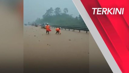 [TERKINI] Banjir lumpur di KM393 LPT arah selatan