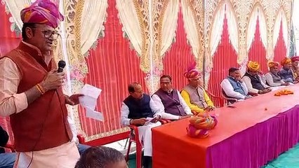 चूरू विधायक राठौड ने सभा मे इस तरह जताया आक्रोश