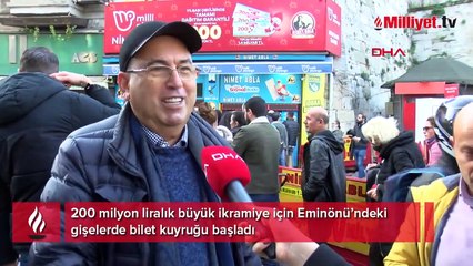 200 milyon liralık büyük ikramiye için Eminönü’nde bilet kuyruğu 