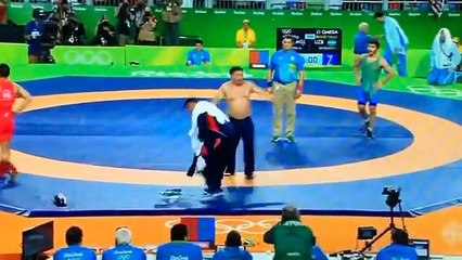 Mesa Quadrada com Guilherme Camarda e Vinicius Rodrigues