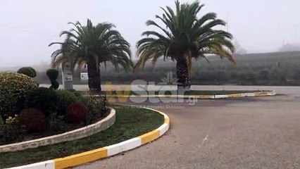 "Εξαφανίστηκε" η Λαμία - Πυκνή ομίχλη στο κέντρο της πόλης και στα προάστια