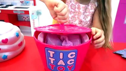 Diana and Roma are looking for keys to get toys