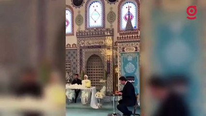 Camide nikah kıyıp, pasta kestiler