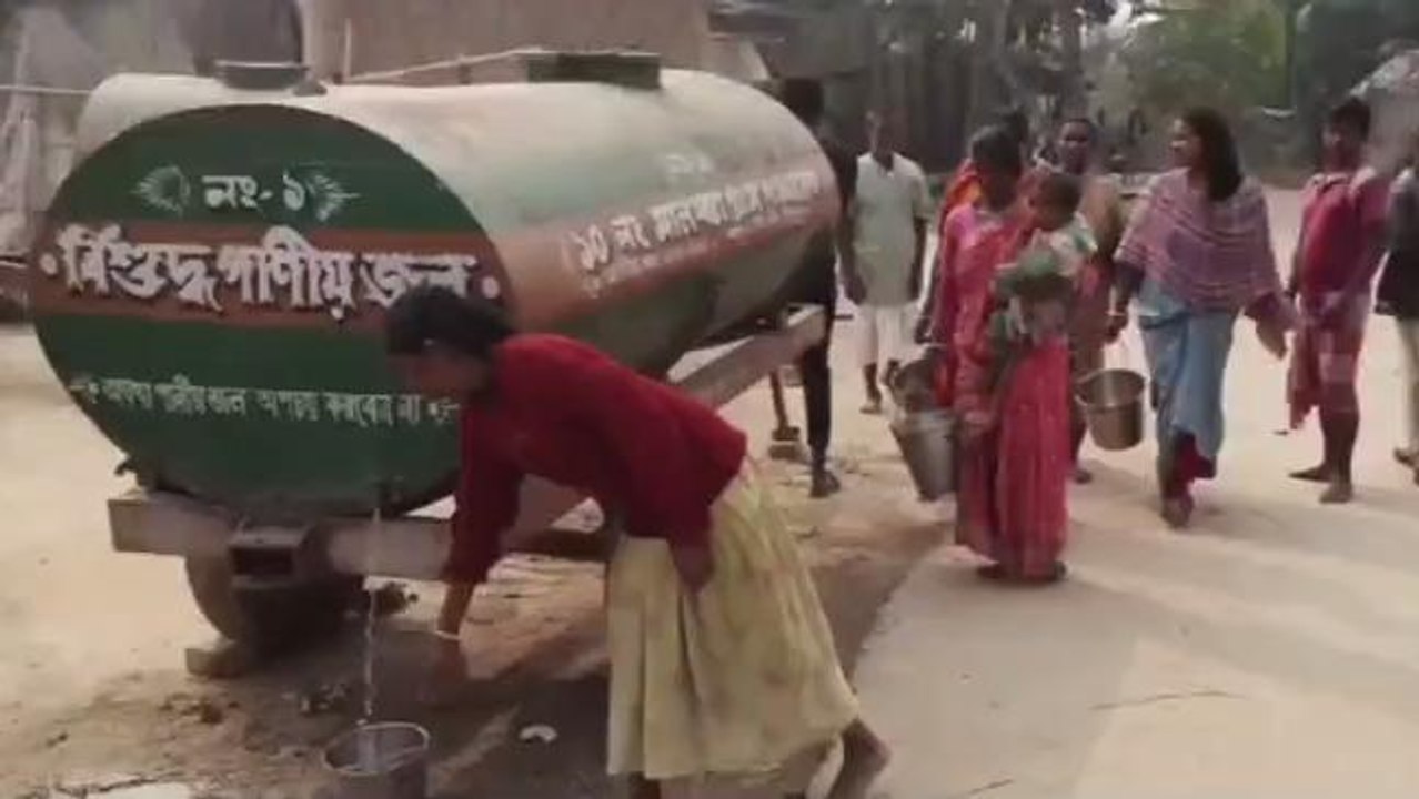 দঃদিনাজপুরঃ পানীয় জলের হাহাকার পরিস্থিতি নিয়ে কি বলছেন পঞ্চায়েত প্রধান ? শুনুন