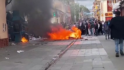 Centenas de turistas retidos por causa da crise política no Peru