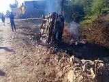 video: भूमि विवाद को लेकर आधा दर्जन महिला,पुरुष घायल, दो कारें जलाई