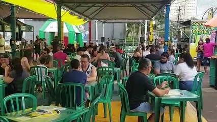 Papai Noel chegou na Feira do Teatro neste domingo (18)