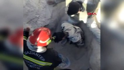 Briketçide kum yığını altında kaldı