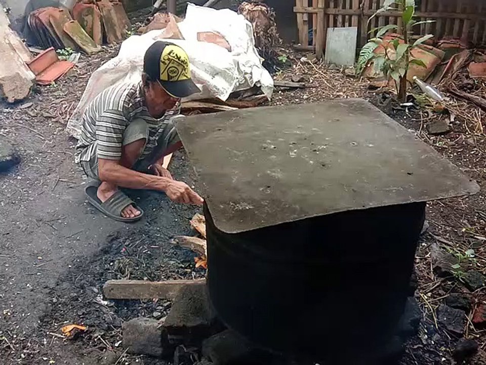Harga Kacang Kedelai Naik, Penghasilan Masna Berkurang
