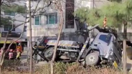 주택가에서 사다리차 넘어져...작업차 경상 / YTN