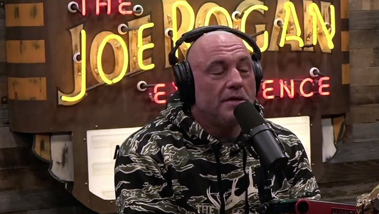 Joe Rogan: LOL Elon Musk Trolls People With " Pronoun's " & The BIG Problem With Kanye's Logic!