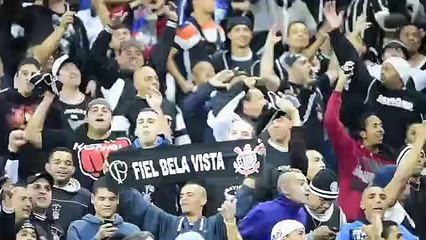 Torcida corintiana provoca os palmeirenses