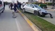 Otomobil ile şarjlı motosikletin karıştığı kazada 2'si çocuk 5 kişi yaralandı