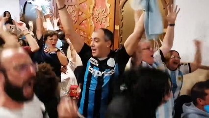 Celebración argentina en Barcelona del penalti decisivo