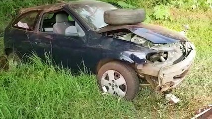 Capotamento na BR-467 deixa três pessoas feridas