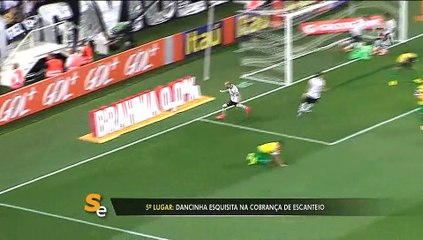Jogadores fazem dancinha para distrair adversário