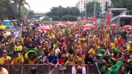 Torcida faz festa no Anhangabaú