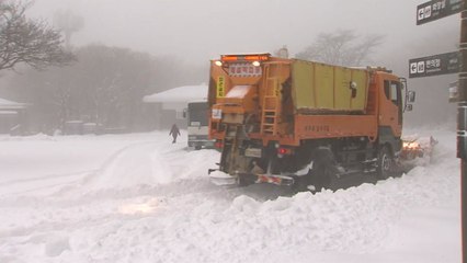 [날씨] 북극한파 계속, 한낮 영하권...대설특보 대부분 해제 / YTN