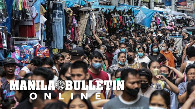 Shoppers flock to Divisoria for last-minute shopping before Christmas