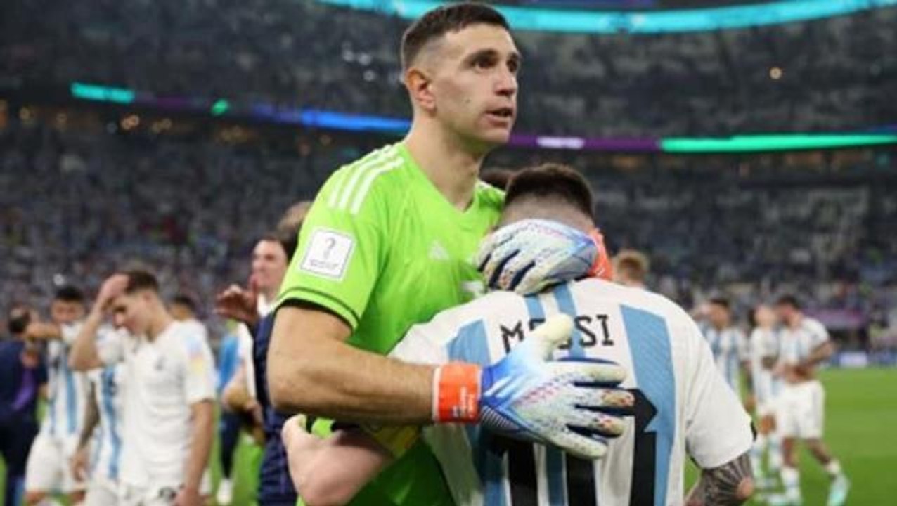 Canlı yayında ilginç anlar! Arjantinli futbolcu ağladı, TRT tercümanı da ağladı