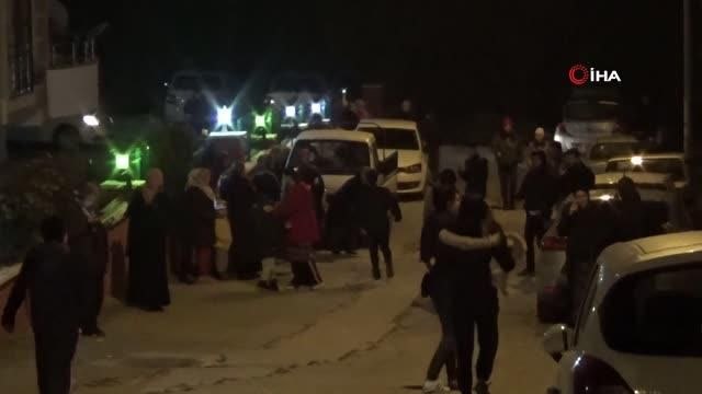 Hatay'da depremde evlerine girmeyenlere çorba dağıtıldı