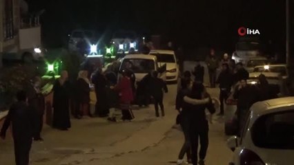Hatay'da depremde evlerine girmeyenlere çorba dağıtıldı