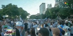 Calles de Buenos Aires se tiñen de albiceleste durante festejos por victoria en Qatar