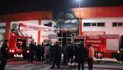 Mobilya imalathanesinde yangın