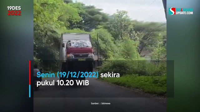 Truk Stending dan Nyaris Terbalik di Jalan Alternatif Nagrak Sukabumi