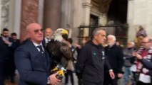Funerali di Mihajlovic, l'arrivo della Lazio con l'aquila Olimpia