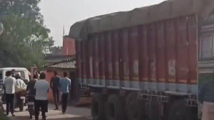 सिंगरौली: राख से भरे ट्रक ने एक व्यक्ति को मारी, घायल का ईलाज जारी